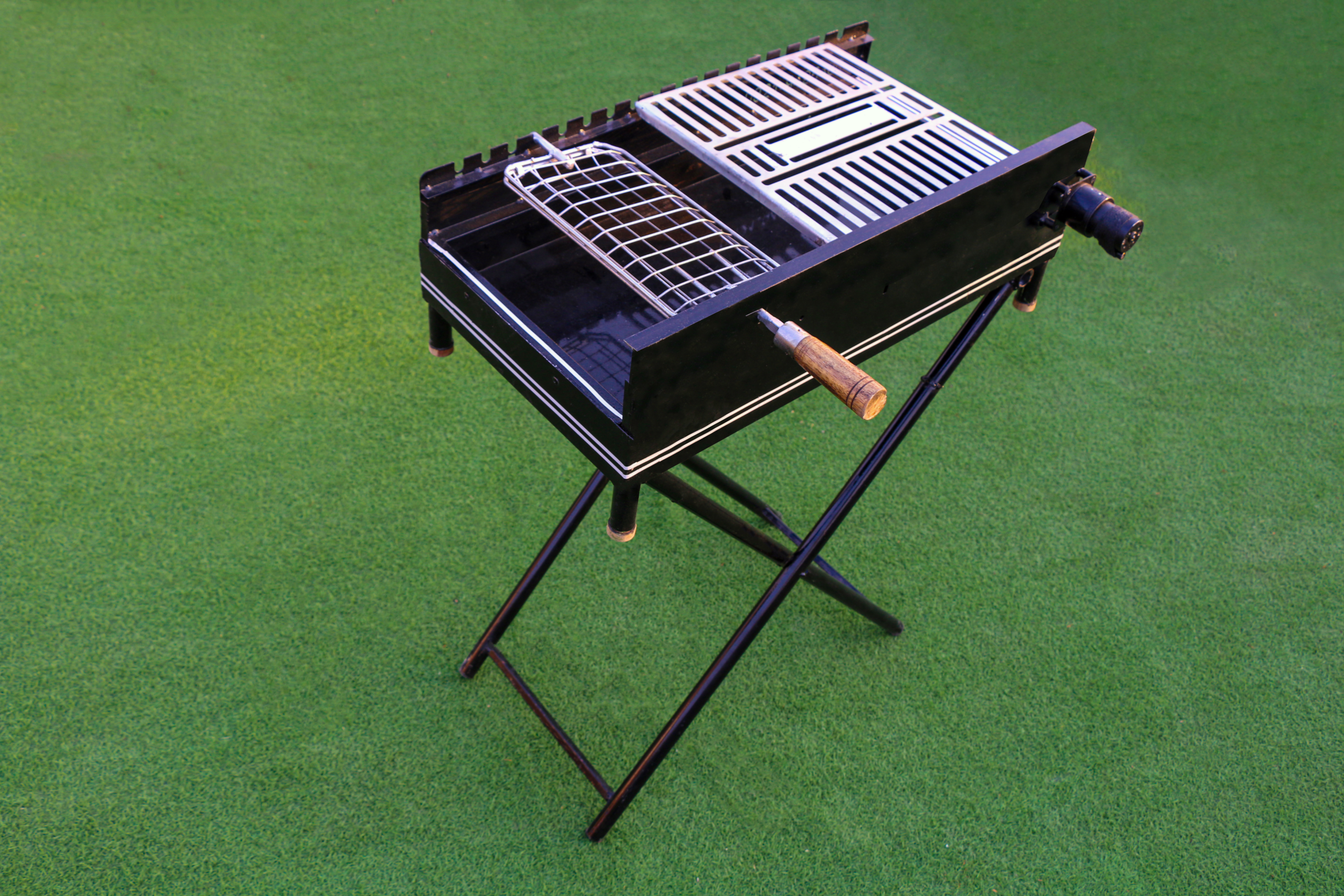 Self-Rotating BBQ Pit with Foldable Stand PR-002 - Image 4